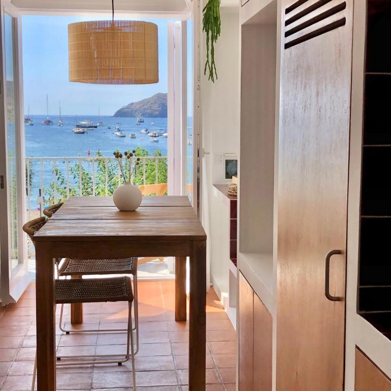 Beachfront SUITE in CADAQUES center - Apartamento de 1 dormitorio - 4