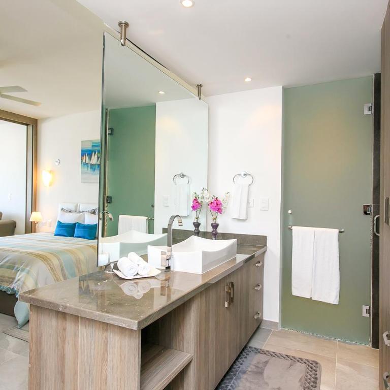 Stunning Marea with Stellar Oceanview Rooftop Pool! - Apartment with Balcony - 22