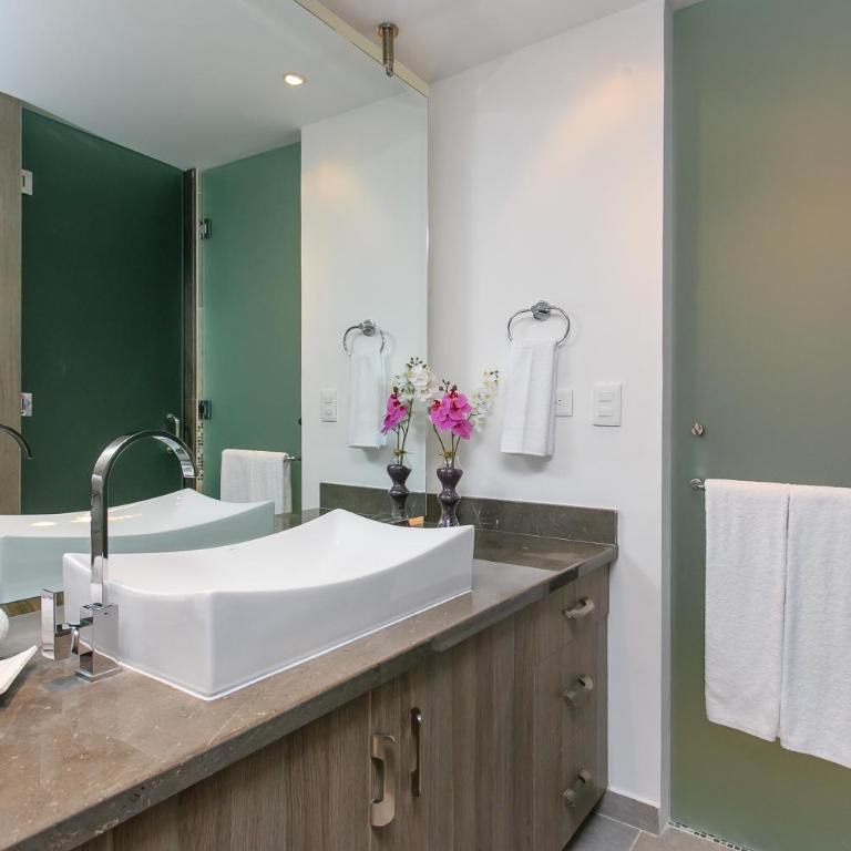 Stunning Marea with Stellar Oceanview Rooftop Pool! - Apartment with Balcony - 28