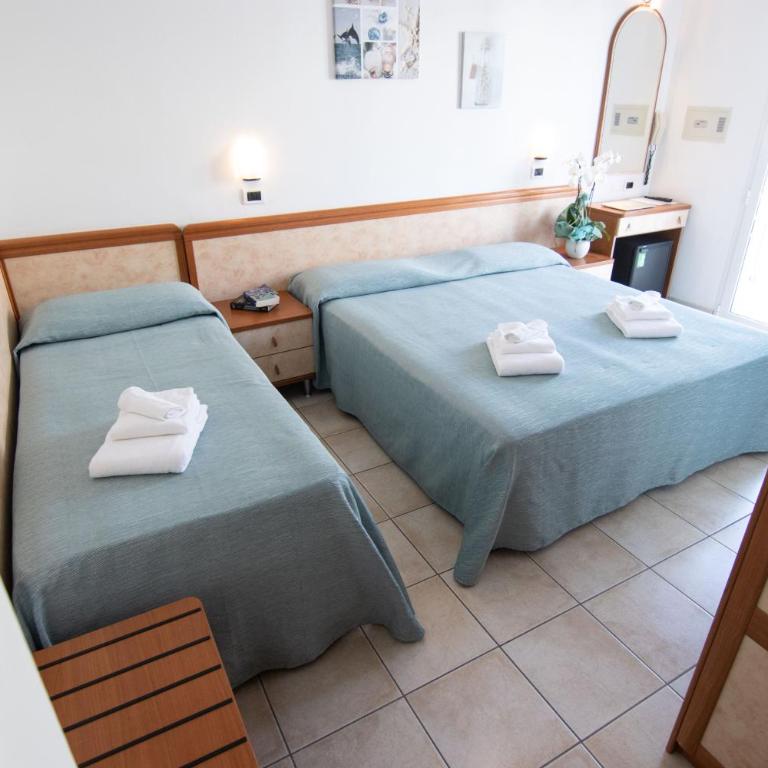 HOTEL ADRIA BEACH - Camera Tripla con Vista Mare - 1