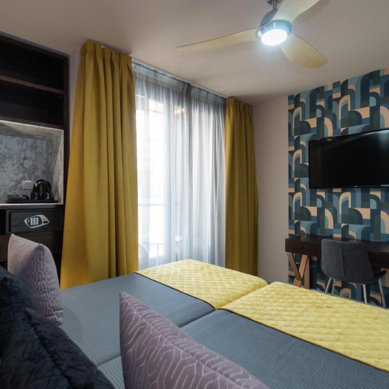 Hotel Perla del Sur - Habitación Doble con balcón - 1 o 2 camas - 1
