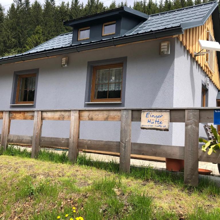 Einser Hütte GesbR - Selbstversorgerhaus für 7 Personen - Haus mit 3 Schlafzimmern - 1