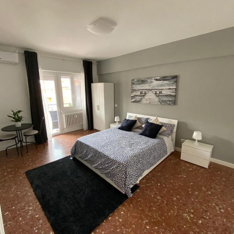 YTHA HOUSSE ROMA CENTRO - Deluxe Double Room with Extra Bed - 1