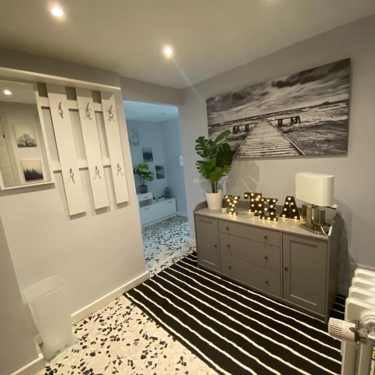 YTHA HOUSSE ROMA CENTRO - Double or Twin Room with Balcony - 8