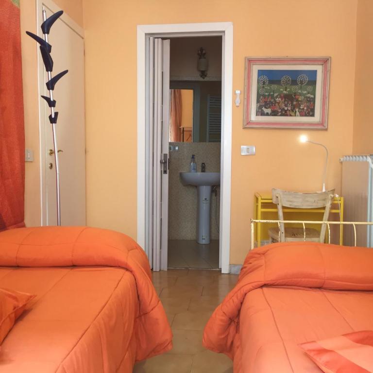 6 Keys - Camera Singola con Bagno Privato Interno - 3