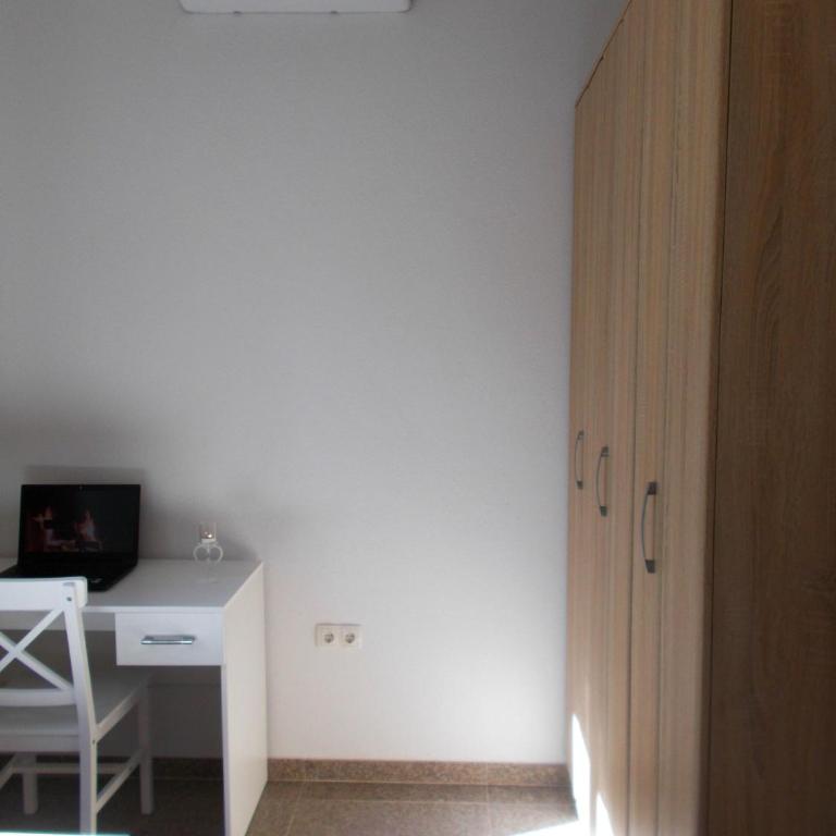 Kovac Riverfront Apartments - Two-Bedroom Apartment - 4