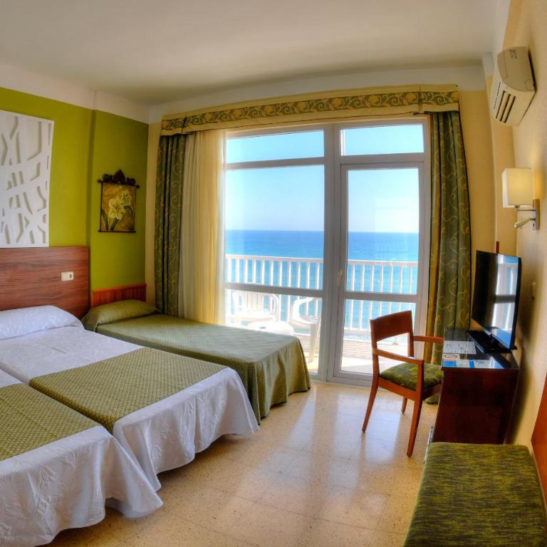 Hotel & Spa Entremares - Habitación Doble Deluxe con cama supletoria (2 adultos + 1 niño) - 3