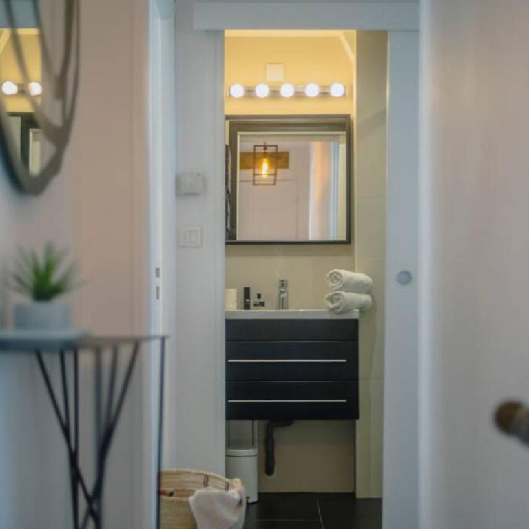 Appartement lumineux Côte des Basques - Apartment mit 2 Schlafzimmern - 13
