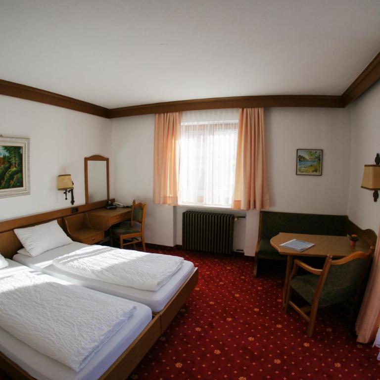 Hotel St. Georg - Doppelzimmer mit Balkon - 1
