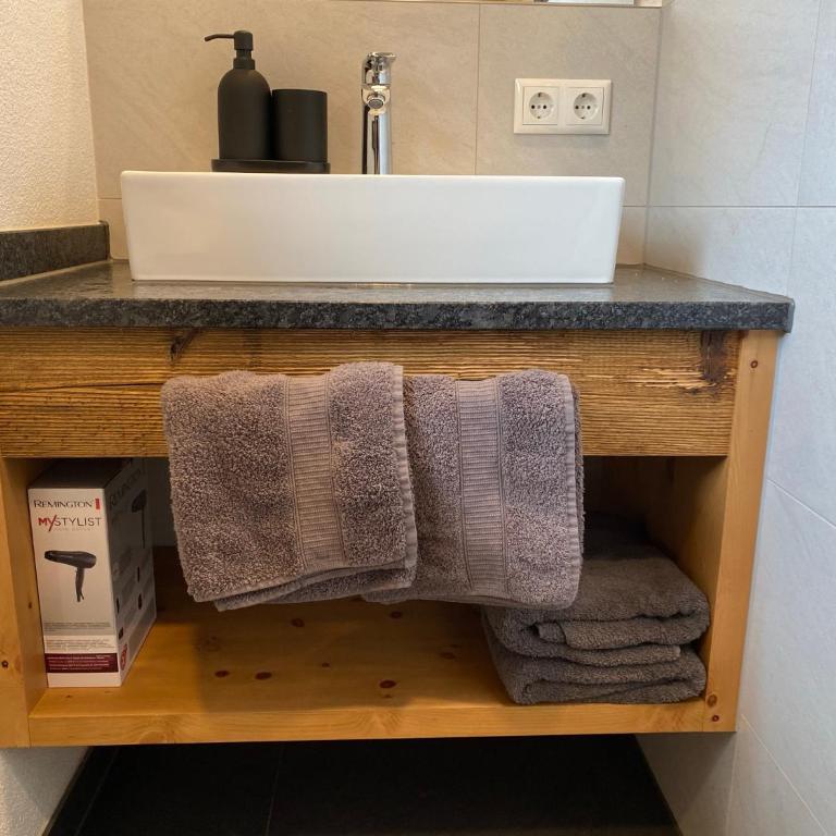 Wood Apartments by Trendlbrugger - Apartment mit 1 Schlafzimmer und Dusche - 3