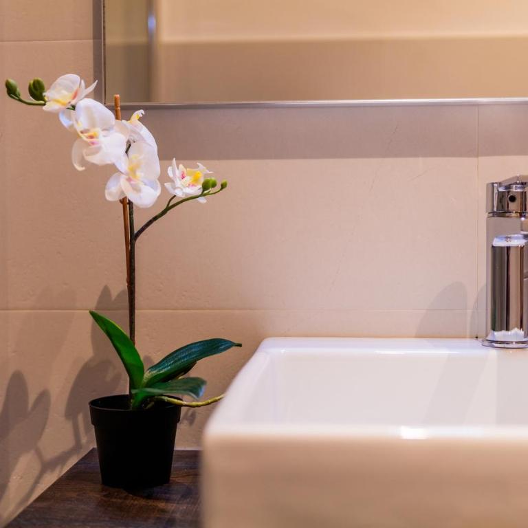 Arcobaleno Suites - Camera Matrimoniale Classic - 8