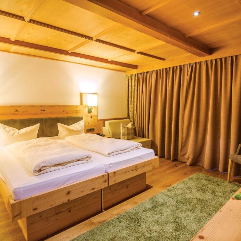 Hotel CENTRAL Bar & Restaurant - Superior Doppelzimmer - 2