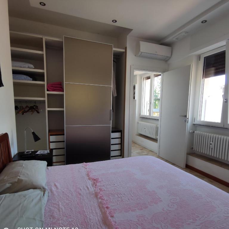 B&B Rosa Blu - Deluxe Double Room with Private External Bathroom - 9