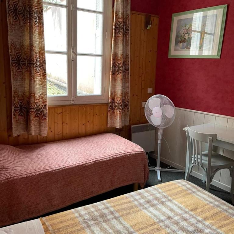 Notre Dame AUXILIATRICE - Chambre Triple Confort avec Douche - 1