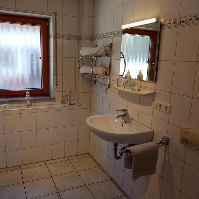 Gasthof Grüner Baum "Kongo" - Apartment mit 2 Schlafzimmern und Badezimmer - 9