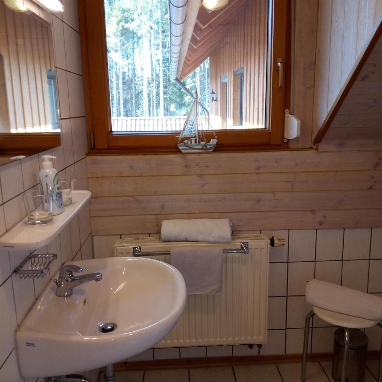 Gasthof Grüner Baum "Kongo" - Doppelzimmer mit Dusche - 8