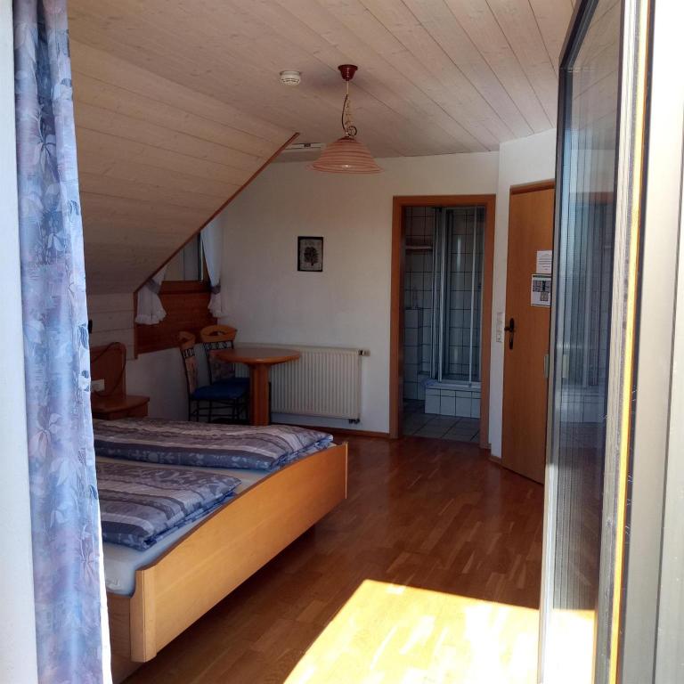 Gasthof Grüner Baum "Kongo" - Doppelzimmer mit Dusche - 19