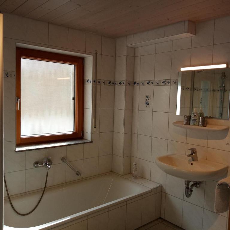 Gasthof Grüner Baum "Kongo" - Apartment mit Bad - 11