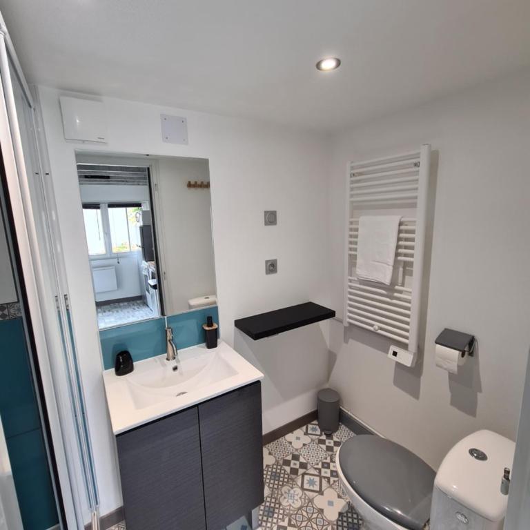 "Gîte Les Glycines" linge inclus proche centre-ville - Haus mit 1 Schlafzimmer - 9