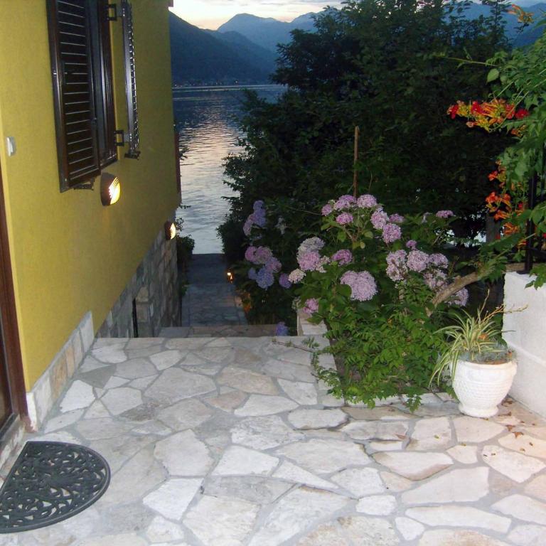 Apartments Matkovic - Two-Bedroom Apartment with Balcony - 8