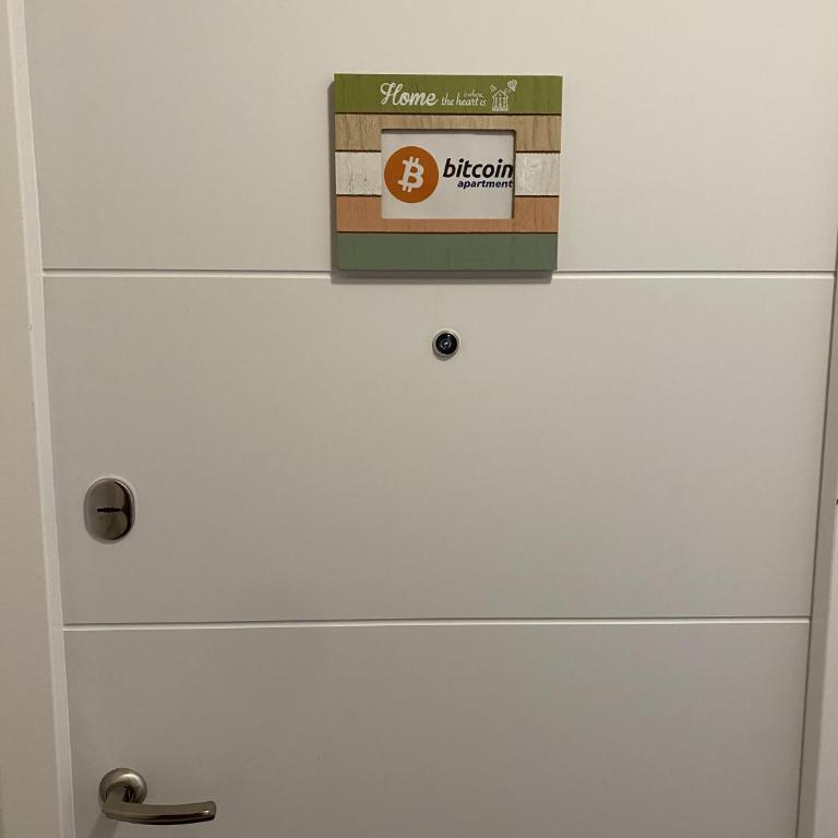 Bitcoin and Ethereum Deluxe Apartments - Two-Bedroom Apartment - 43