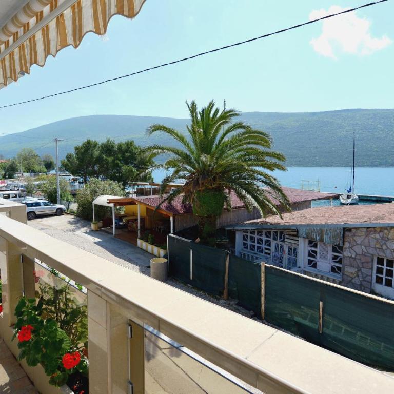 Apartment SM - One-Bedroom Apartment with Terrace and Sea View - 3