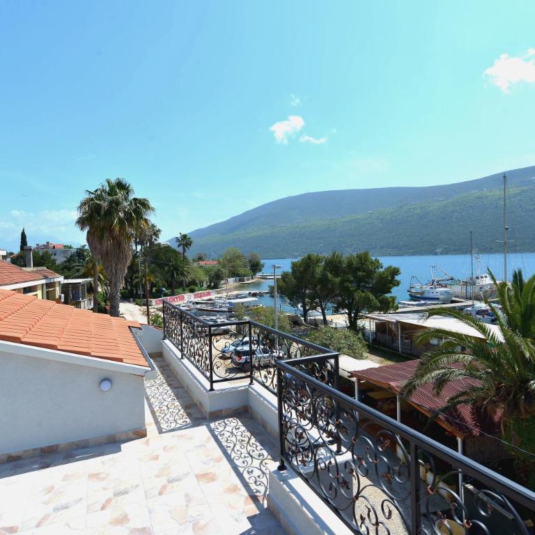 Apartment SM - One-Bedroom Apartment with Terrace and Sea View - Attic - 10
