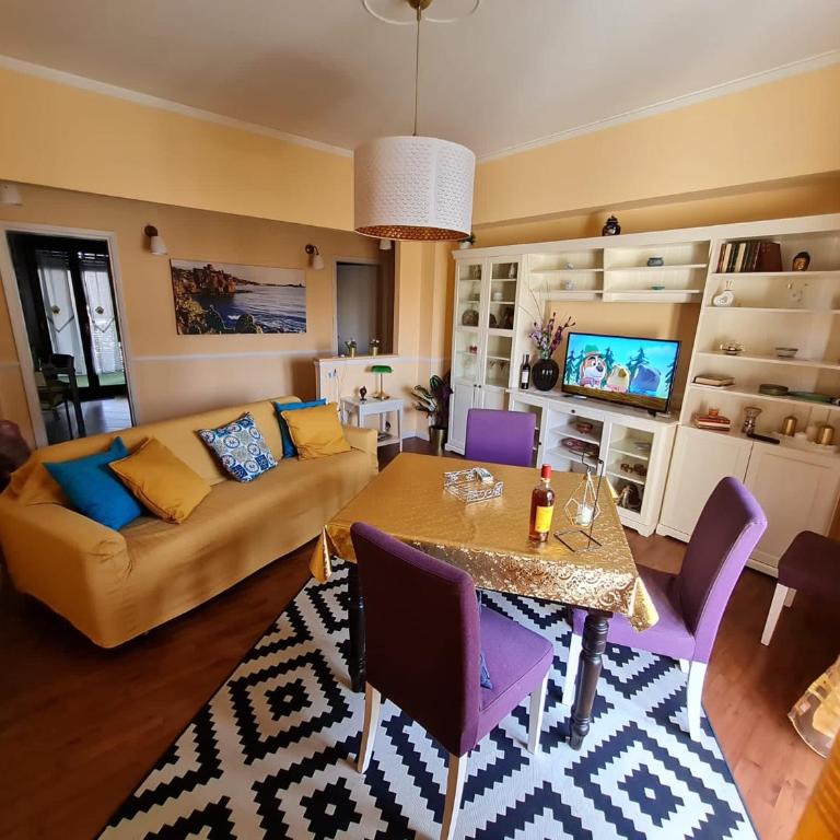 La Maison Blanche - Two-Bedroom Apartment - 18