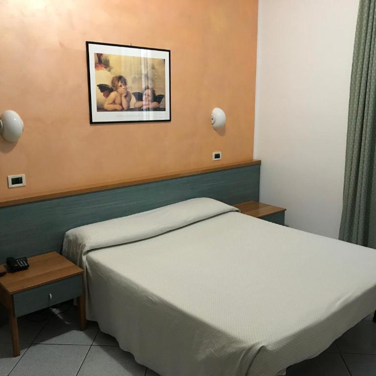 Hotel Amico Fritz - Camera Matrimoniale con Bagno Privato - 3