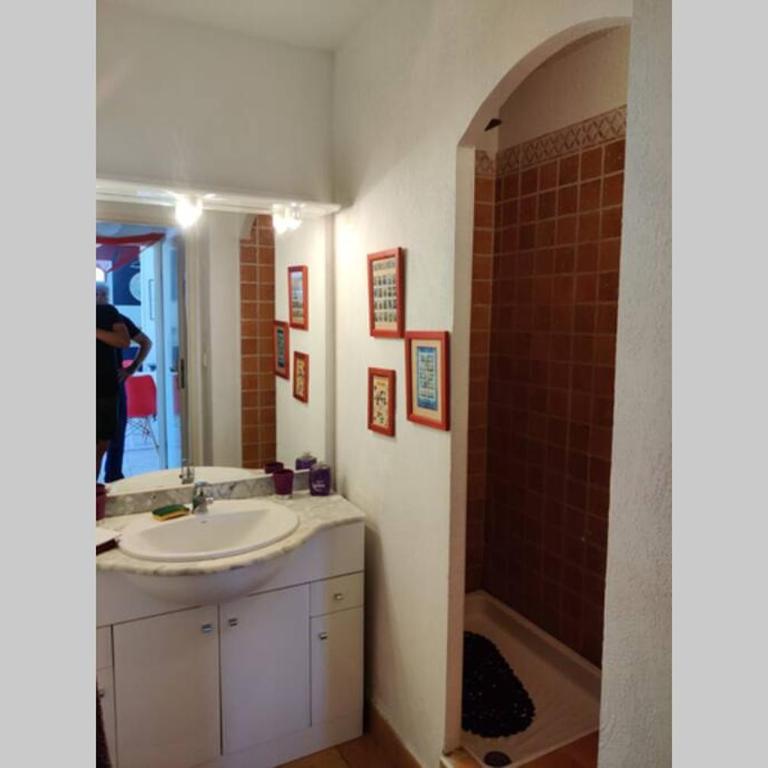 Cosy et Équipé Idéal Couples et Vacances Golf - Appartement 1 Chambre - 17