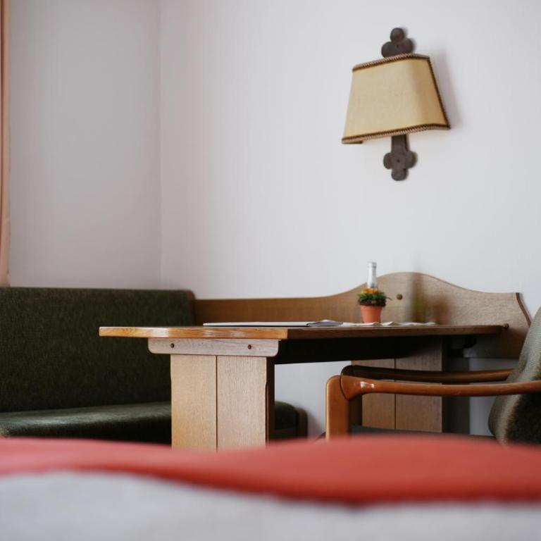 Hotel St. Georg - Doppelzimmer mit Balkon - 3