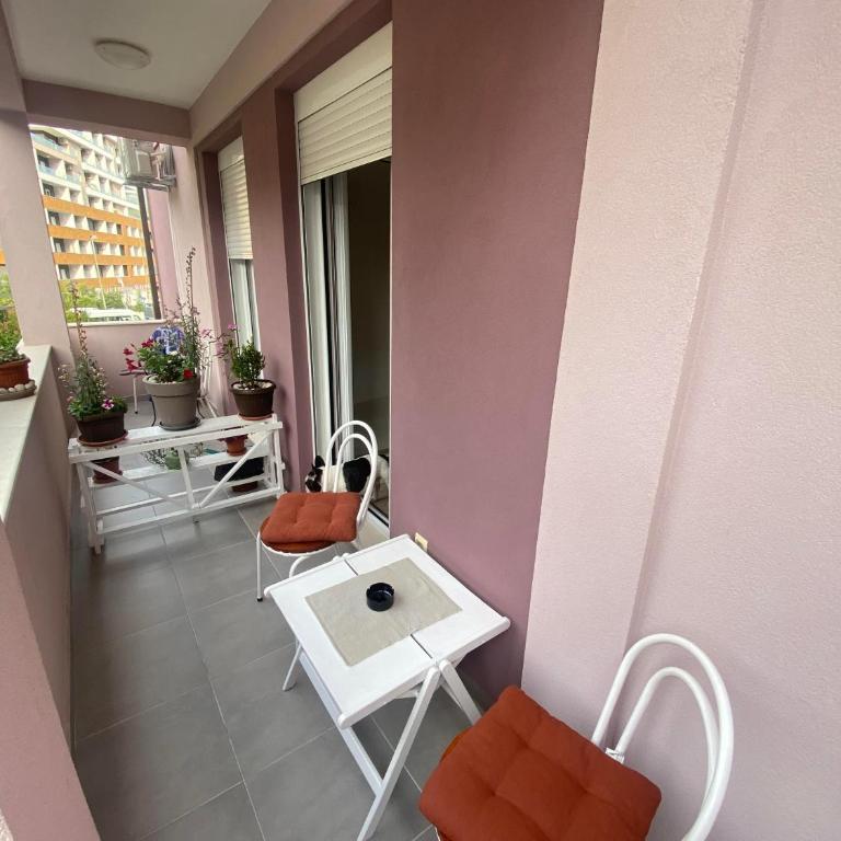 Apartmani Raskovic - Dvokrevetna Soba s Bračnim Krevetom i Sopstvenim Spoljnim Kupatilom - 4