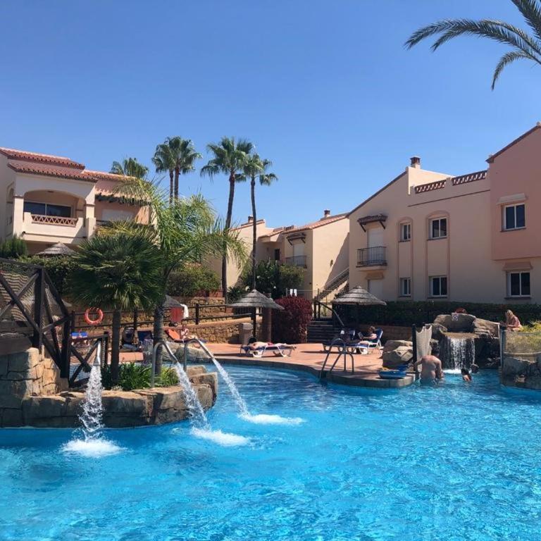 Fantástico Apartamento con vistas al mar zona Club la Costa Castillo Fuengirola - Apartamento de 1 dormitorio - 6