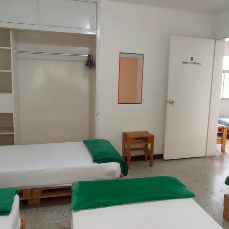 Hostal Paz y Vida - Habitación Cuádruple con baño privado - 6