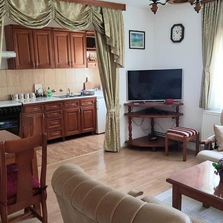 Apartment KEKER - One-Bedroom Apartment - 7