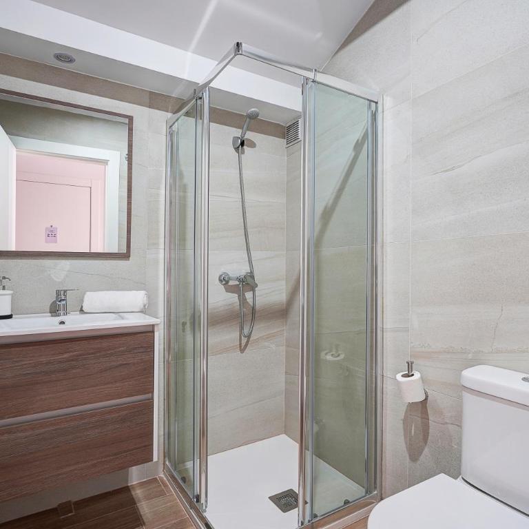 Tina Home - Apartment with Balcony - 13