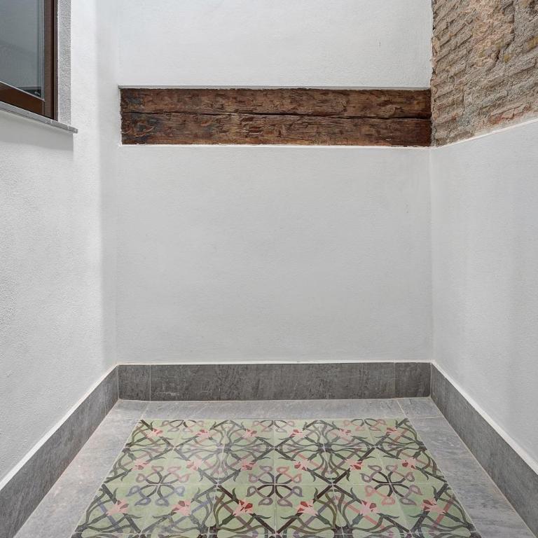 Tina Home - Apartment with Balcony - 16