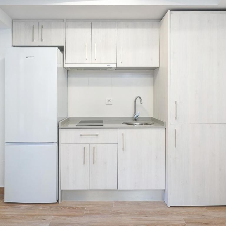 Tina Home - Apartment with Balcony - 27