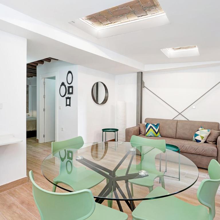 Tina Home - Apartment with Balcony - 26