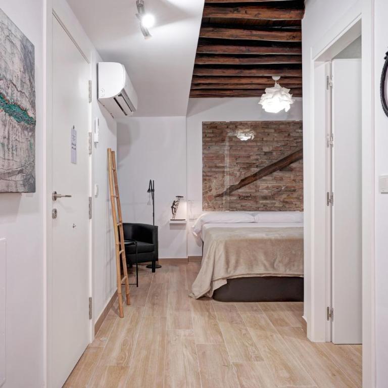 Tina Home - Apartment with Balcony - 19