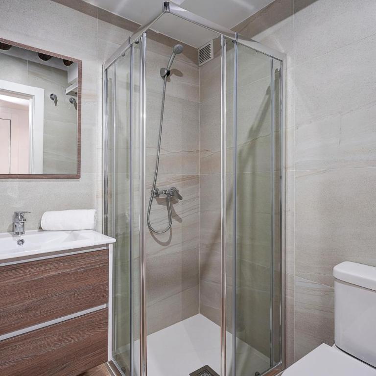 Tina Home - Apartment with Balcony - 23