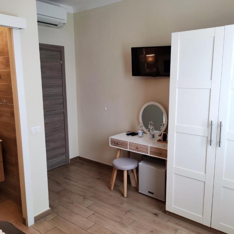 Pisa City Lodge - Small Double Room - 5