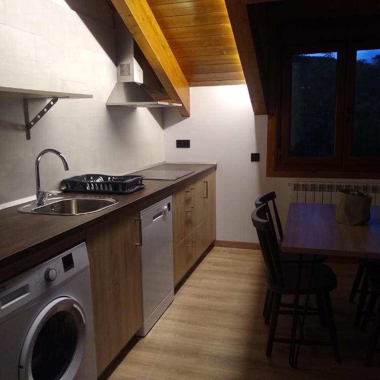 Apartamentos Fio de Neu con Ascensor, jardín, gym y parking privado - Two-Bedroom Apartment - 4