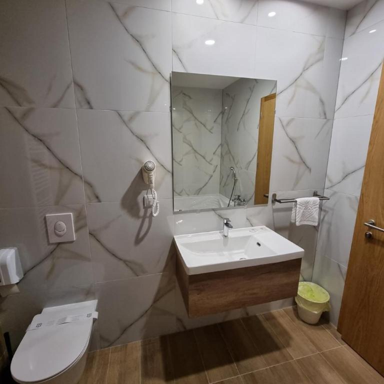 Hotel Safir - Twin Room - 7