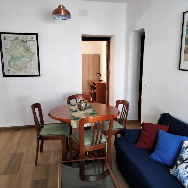 Apartamento Ceclavín - Three-Bedroom Apartment - 14