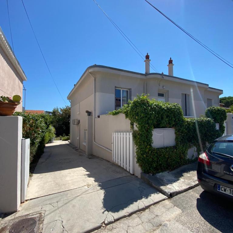 appartement rez de villa proche port et plages de Sanary - Apartamento de 3 dormitorios - 40