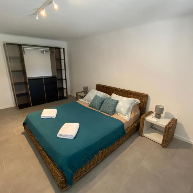 appartement rez de villa proche port et plages de Sanary - Apartamento de 3 dormitorios - 26