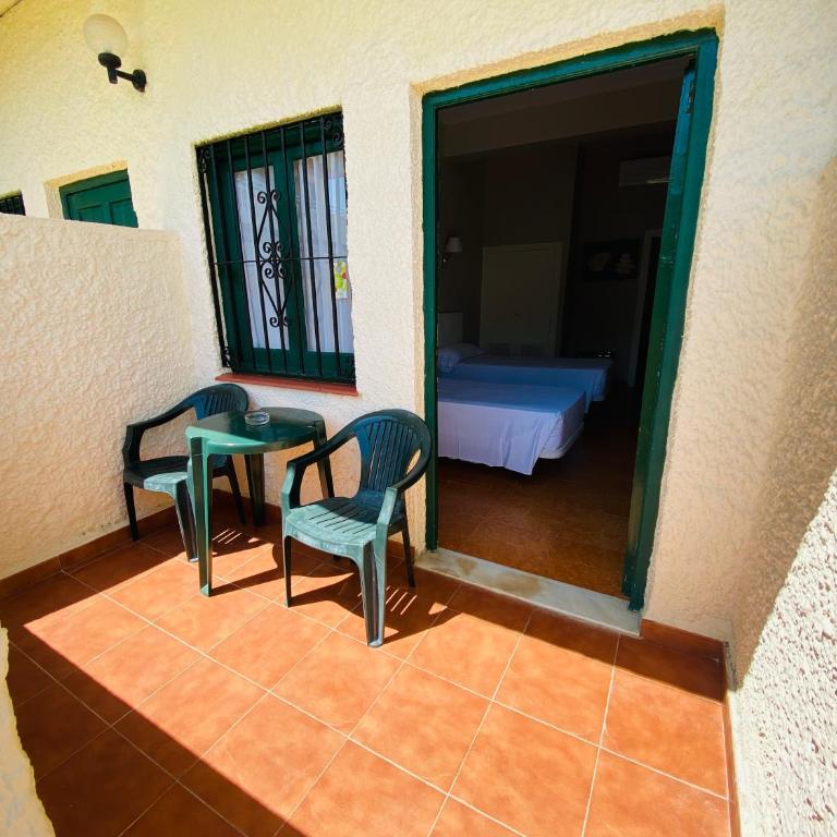 Hotel Los Jazmines - Habitación Doble con terraza - 2 camas - Planta baja - 3