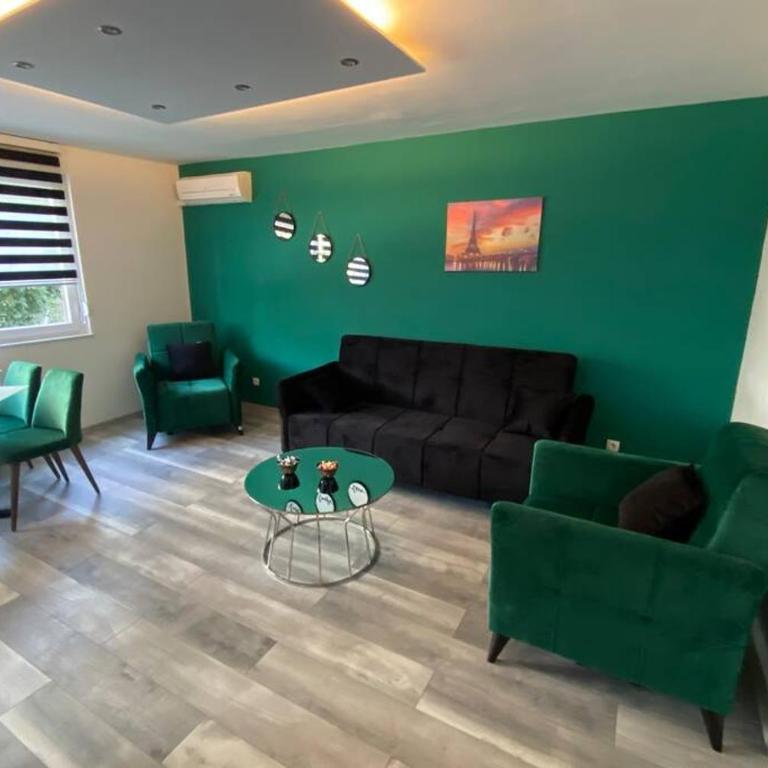 Apartman OMAR stan na dan besplatan parking Sarajevo - One-Bedroom Apartment - 1