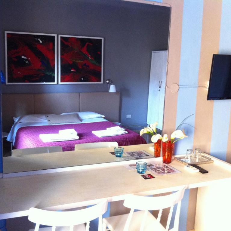 Residenza Navona Verona - Camera Tripla Economy - 1